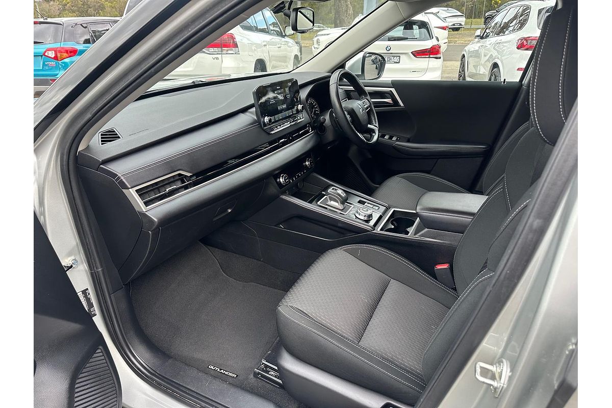 2022 Mitsubishi Outlander LS ZM