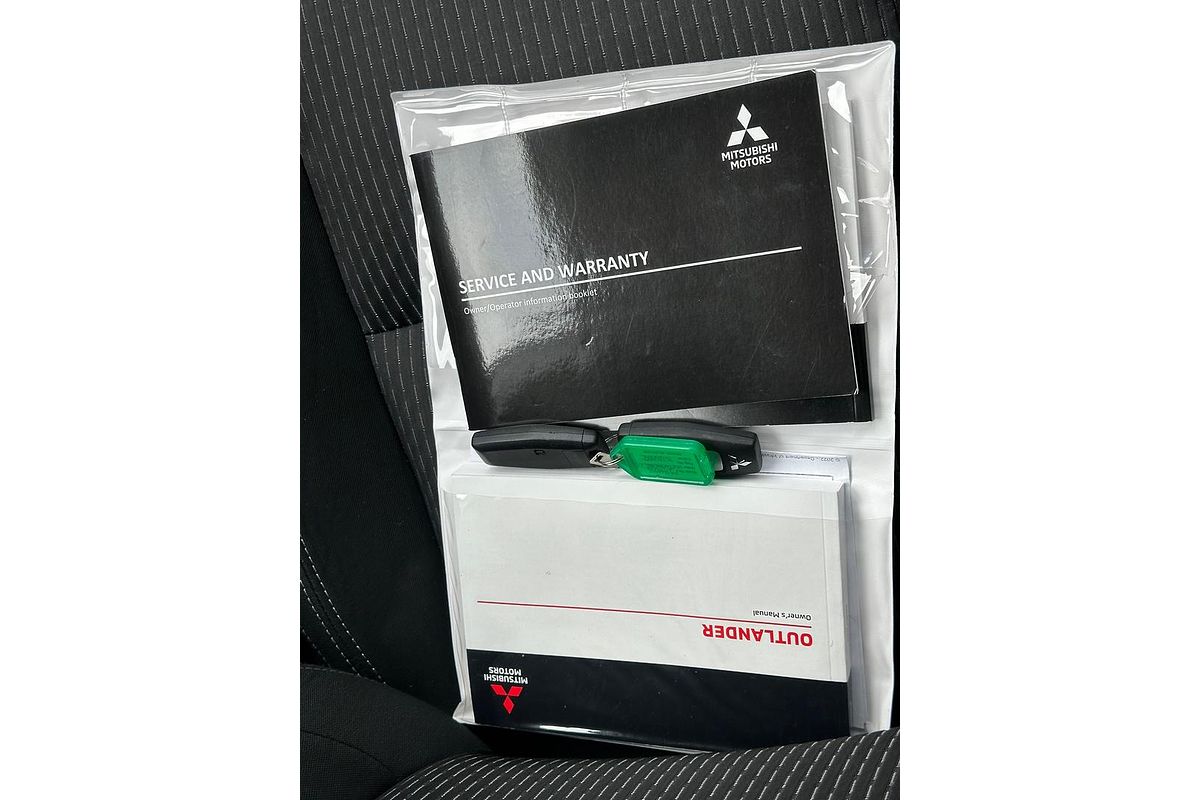 2022 Mitsubishi Outlander LS ZM