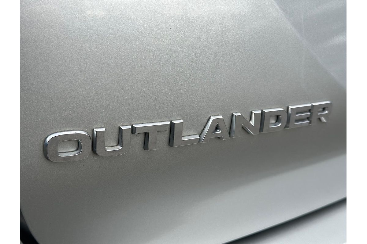 2022 Mitsubishi Outlander LS ZM