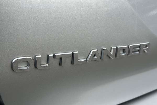 2022 Mitsubishi Outlander LS ZM