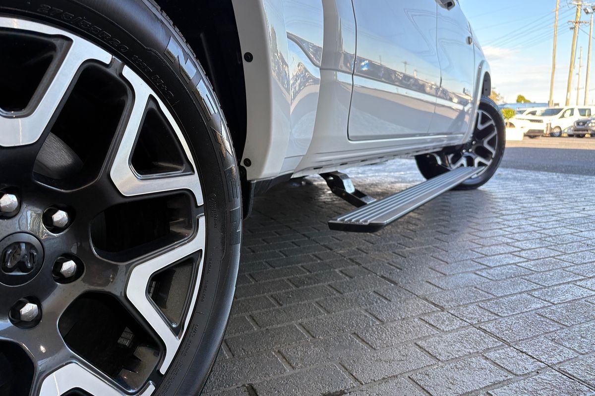 2025 RAM 1500 Laramie Sport Hurricane SO RamBox DT 4X4 SWB