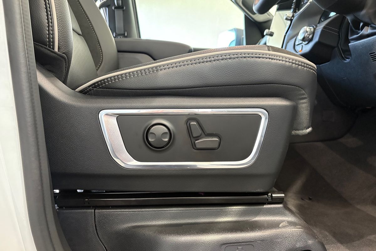 2025 RAM 1500 Laramie Sport Hurricane SO RamBox DT 4X4 SWB