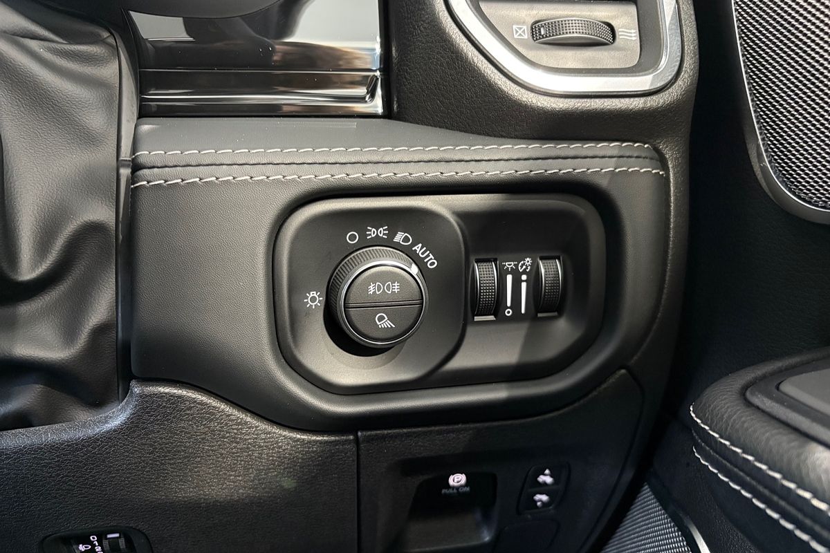 2025 RAM 1500 Laramie Sport Hurricane SO RamBox DT 4X4 SWB