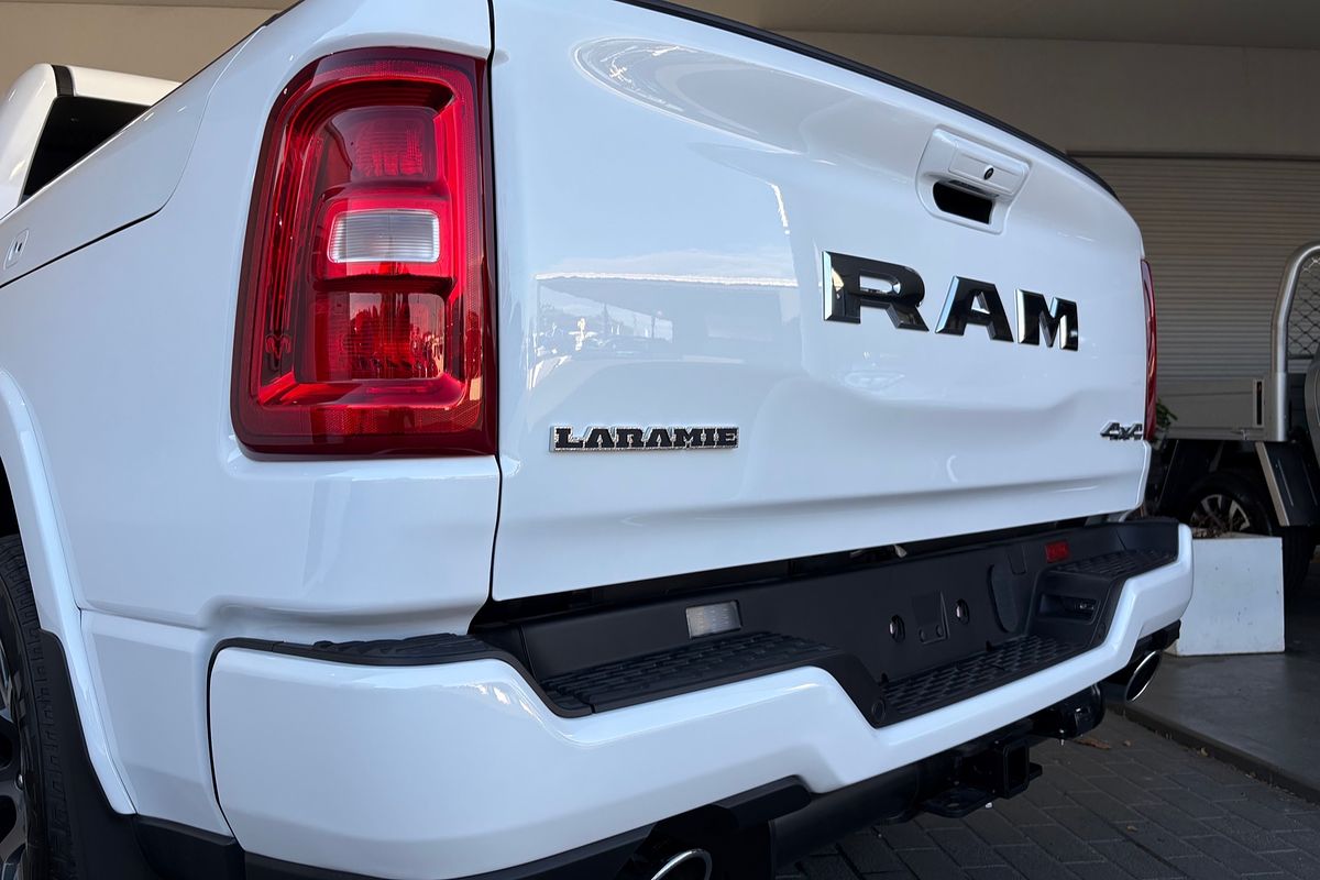 2025 RAM 1500 Laramie Sport Hurricane SO RamBox DT 4X4 SWB