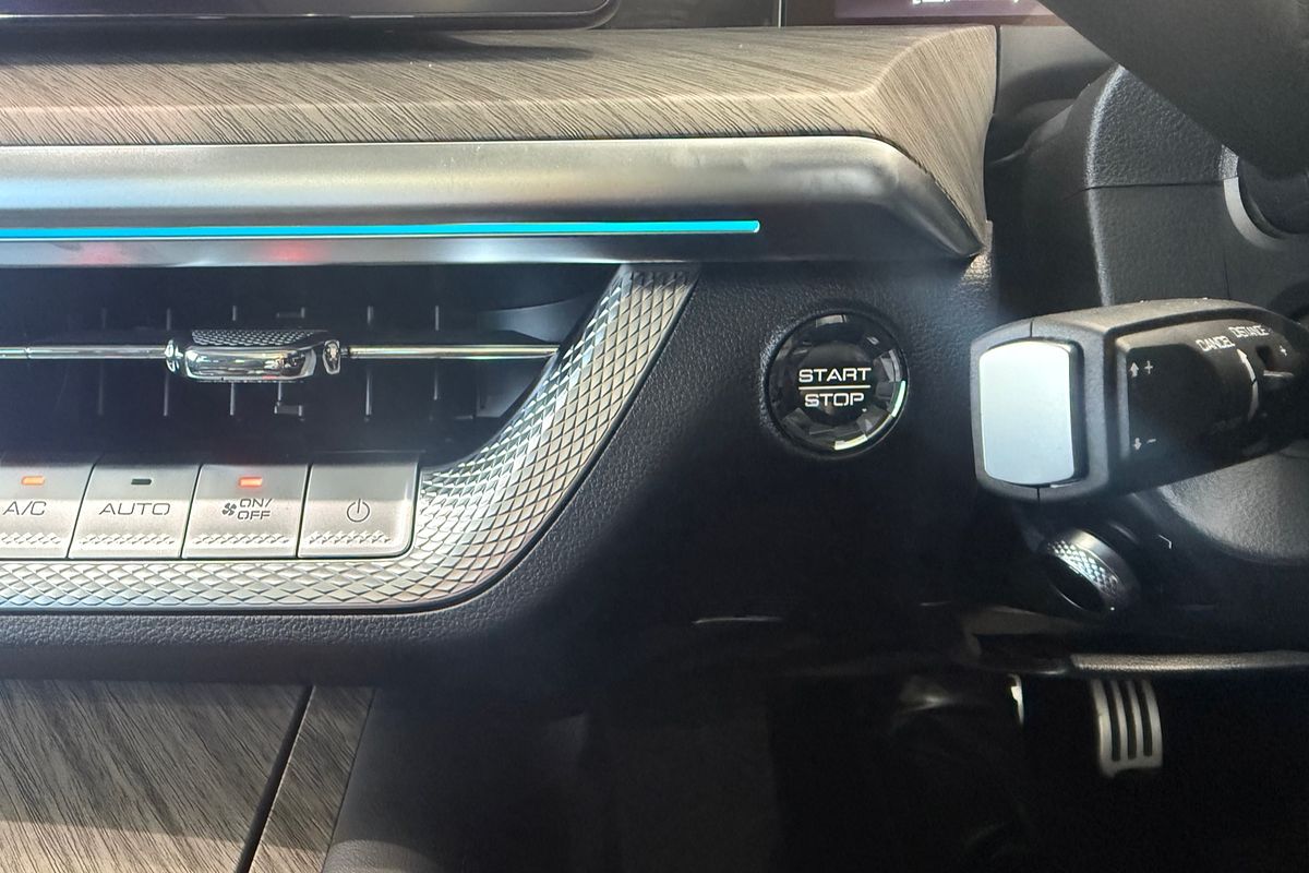 2025 GWM Tank 500 Ultra Hybrid P03