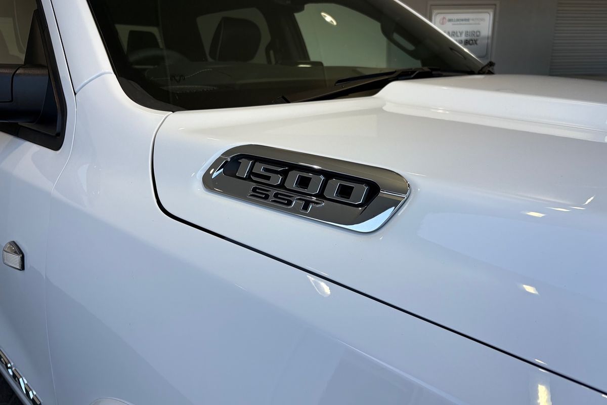 2025 RAM 1500 Laramie Sport Hurricane SO RamBox DT 4X4 SWB