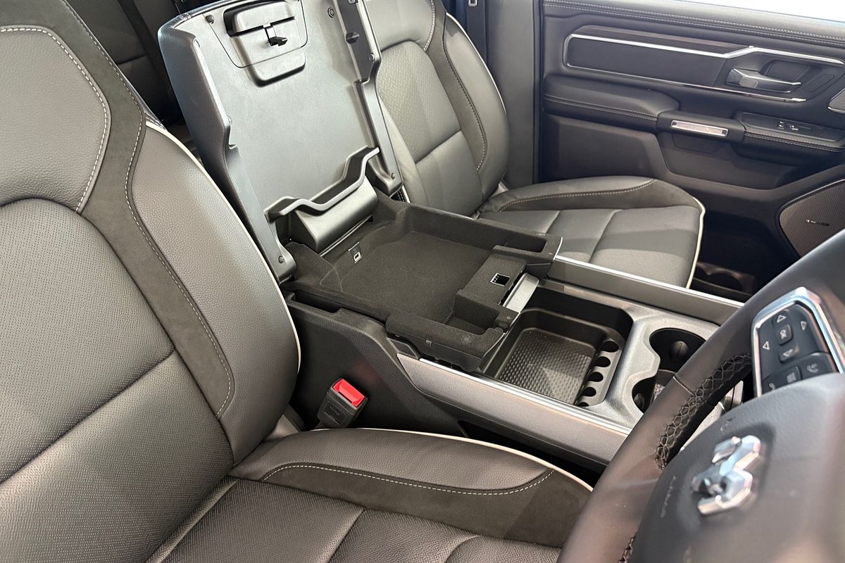 2025 RAM 1500 Laramie Sport Hurricane SO RamBox DT 4X4 SWB