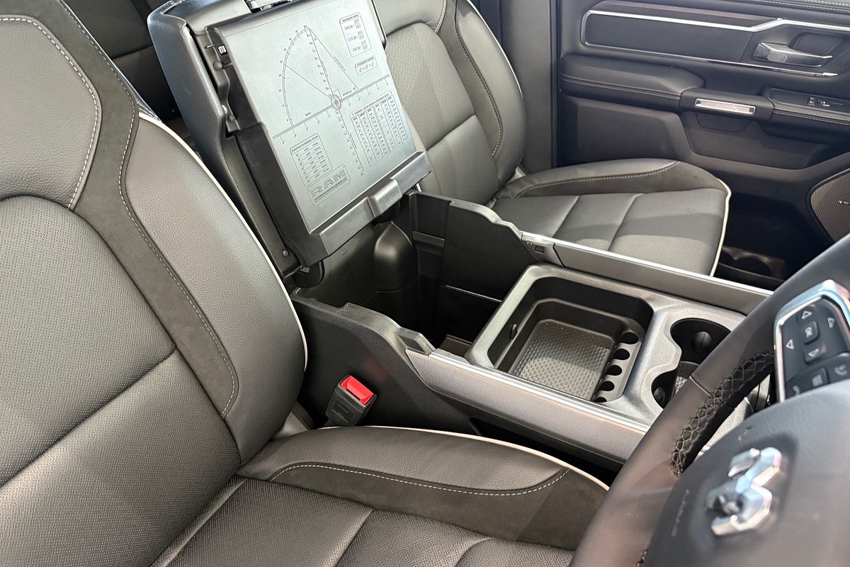 2025 RAM 1500 Laramie Sport Hurricane SO RamBox DT 4X4 SWB
