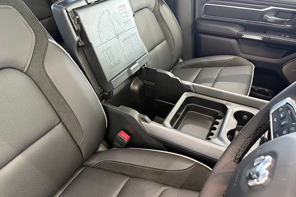 2025 RAM 1500 Laramie Sport Hurricane SO RamBox DT 4X4 SWB