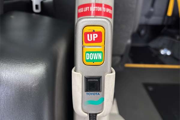 2013 Toyota Hiace Welcab