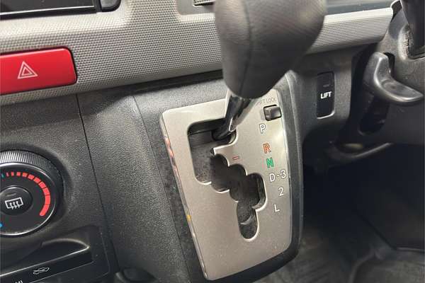 2013 Toyota Hiace Welcab
