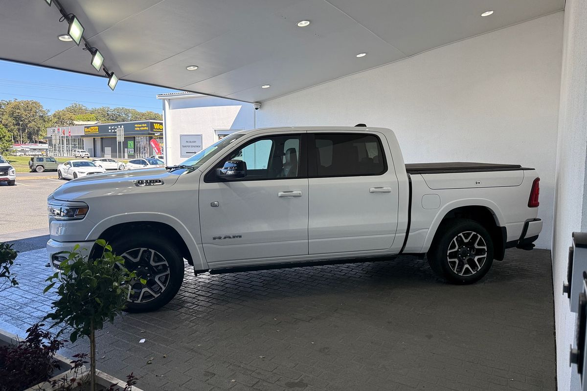 2024 RAM 1500 Laramie Sport Hurricane SO RamBox DT 4X4 SWB