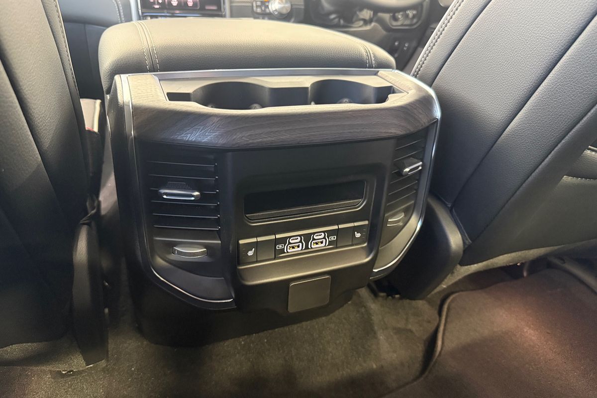 2024 RAM 1500 Laramie Sport Hurricane SO RamBox DT 4X4 SWB
