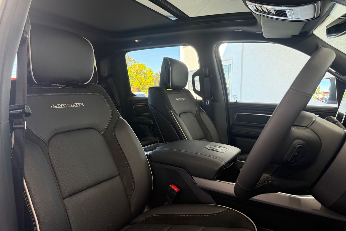 2024 RAM 1500 Laramie Sport Hurricane SO RamBox DT 4X4 SWB