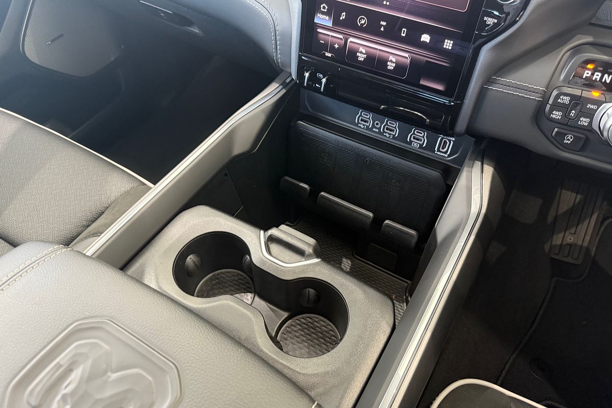 2024 RAM 1500 Laramie Sport Hurricane SO RamBox DT 4X4 SWB