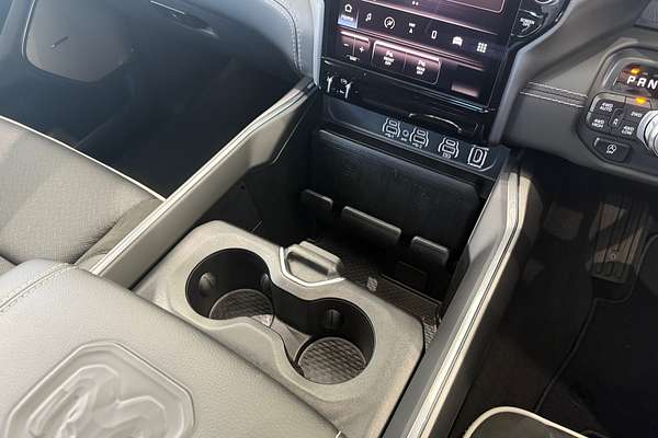 2024 RAM 1500 Laramie Sport Hurricane SO RamBox DT 4X4 SWB