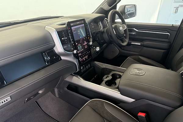 2024 RAM 1500 Laramie Sport Hurricane SO RamBox DT 4X4 SWB