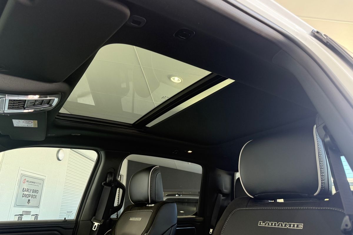 2024 RAM 1500 Laramie Sport Hurricane SO RamBox DT 4X4 SWB