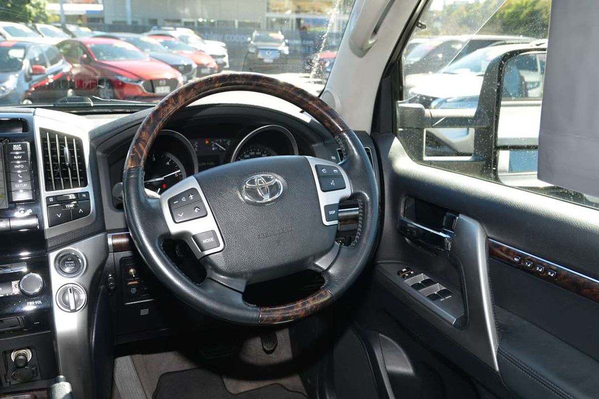 2013 Toyota Landcruiser Sahara VDJ200R
