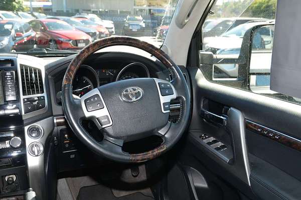 2013 Toyota Landcruiser Sahara VDJ200R