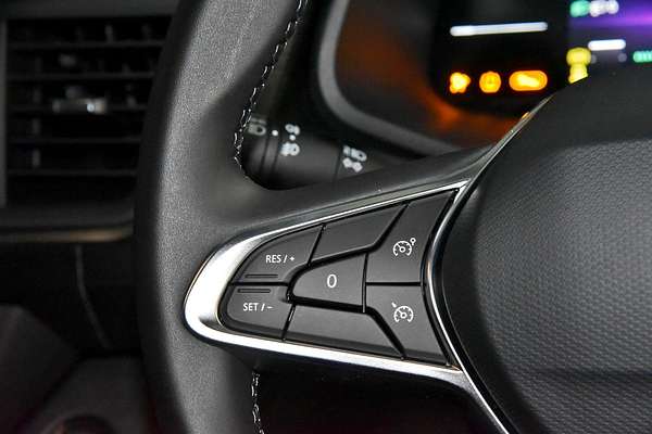 2025 Renault Trafic Premium X82 LWB Low Roof