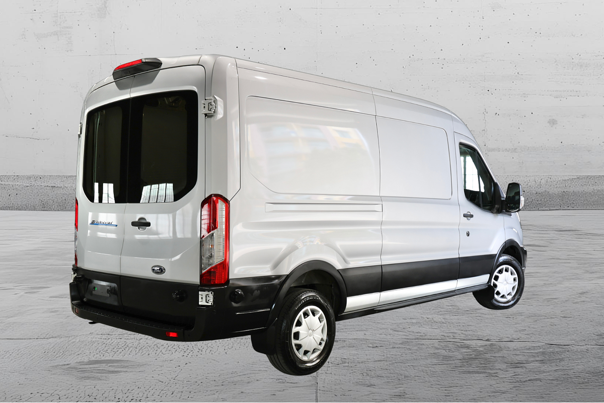 2022 Ford E-Transit 420L VO Mid Roof