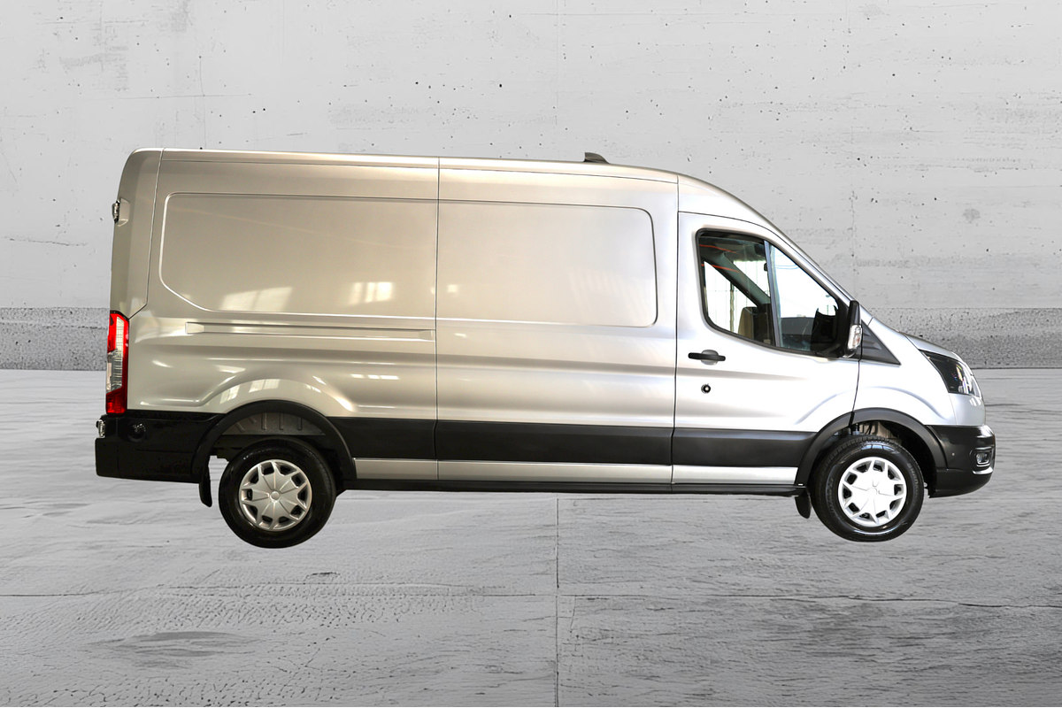 2022 Ford E-Transit 420L VO Mid Roof