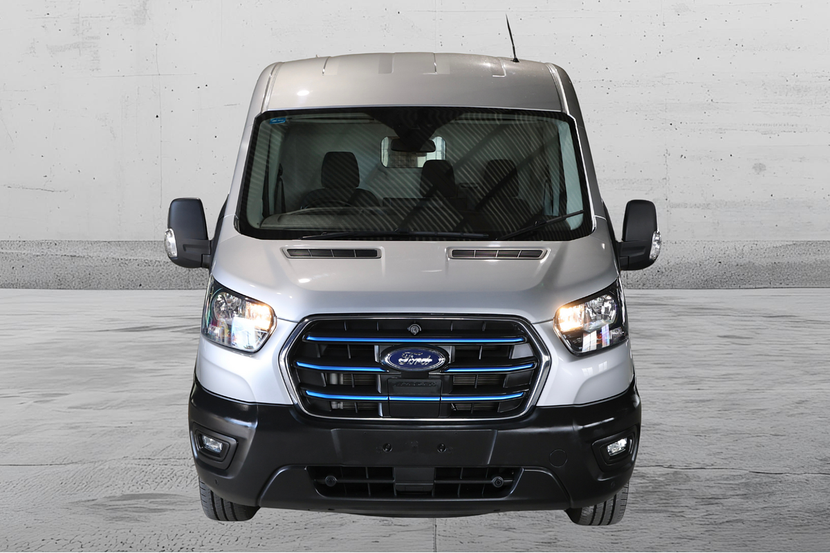 2022 Ford E-Transit 420L VO Mid Roof