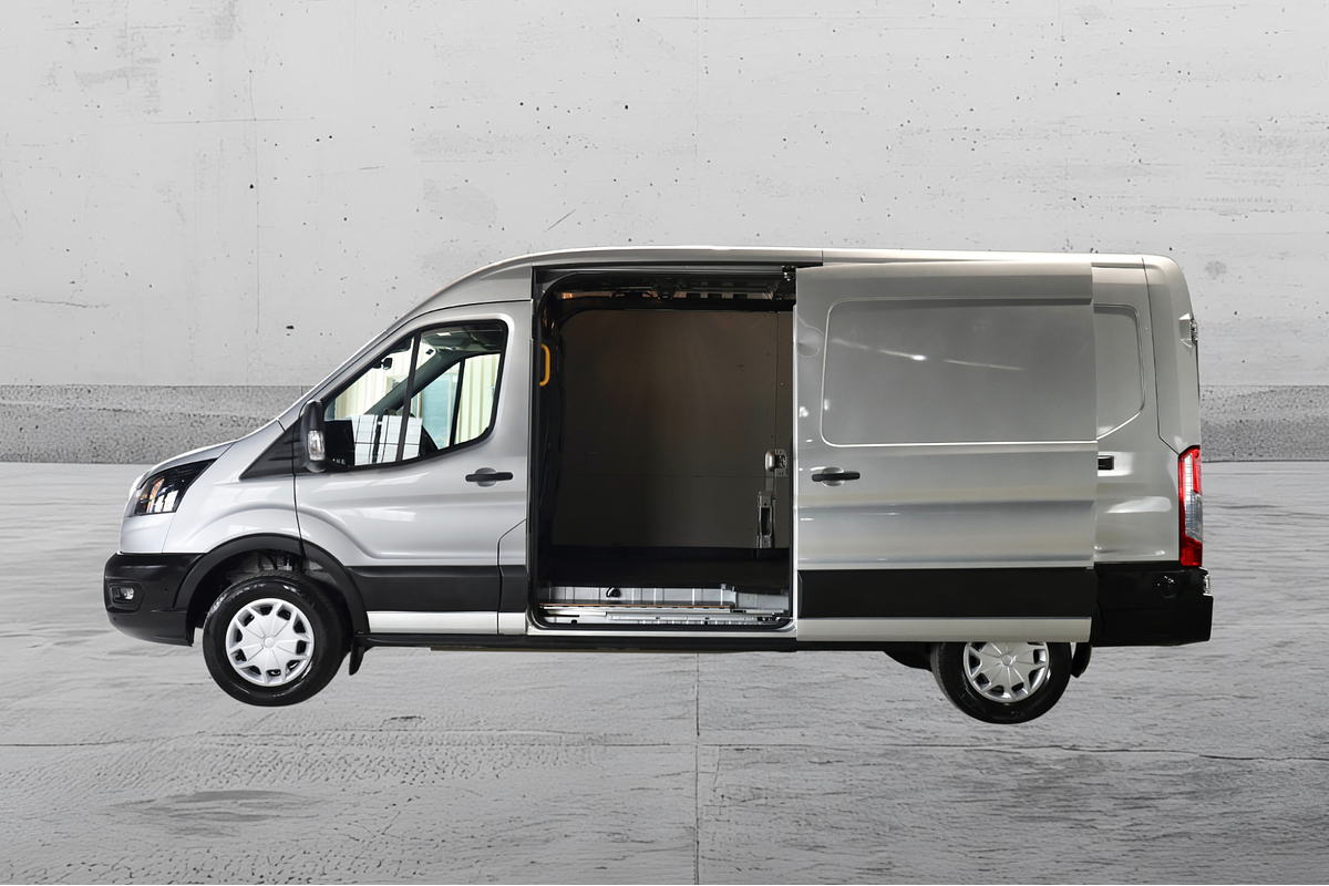 2022 Ford E-Transit 420L VO Mid Roof