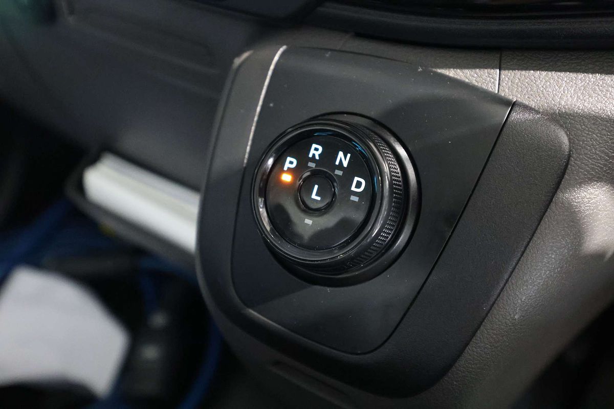 2022 Ford E-Transit 420L VO Mid Roof