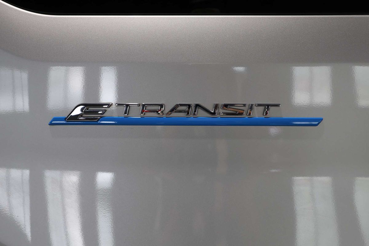 2022 Ford E-Transit 420L VO Mid Roof