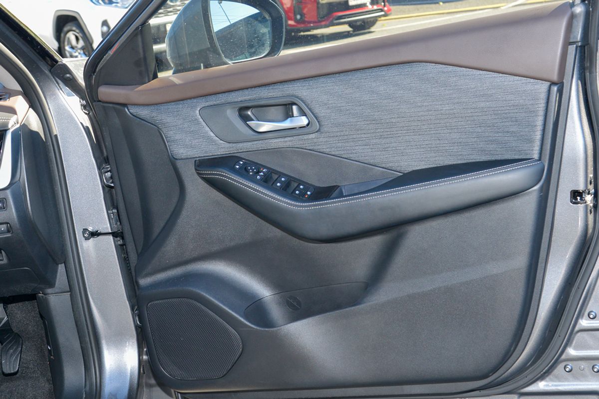 2024 Nissan X-TRAIL ST T33