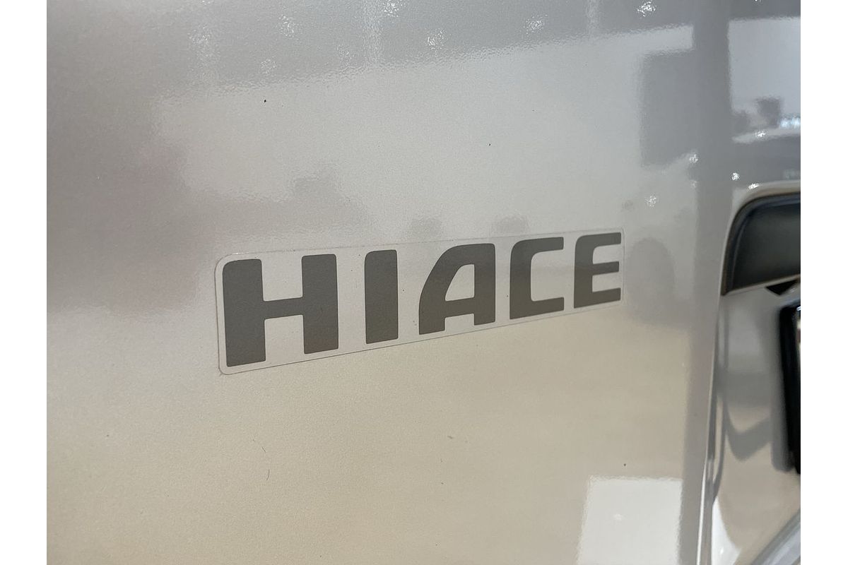 2017 Toyota Hiace TRH201R LWB