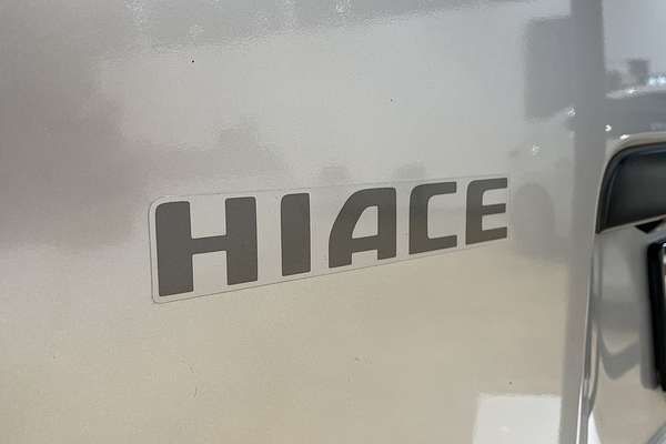 2017 Toyota Hiace TRH201R LWB