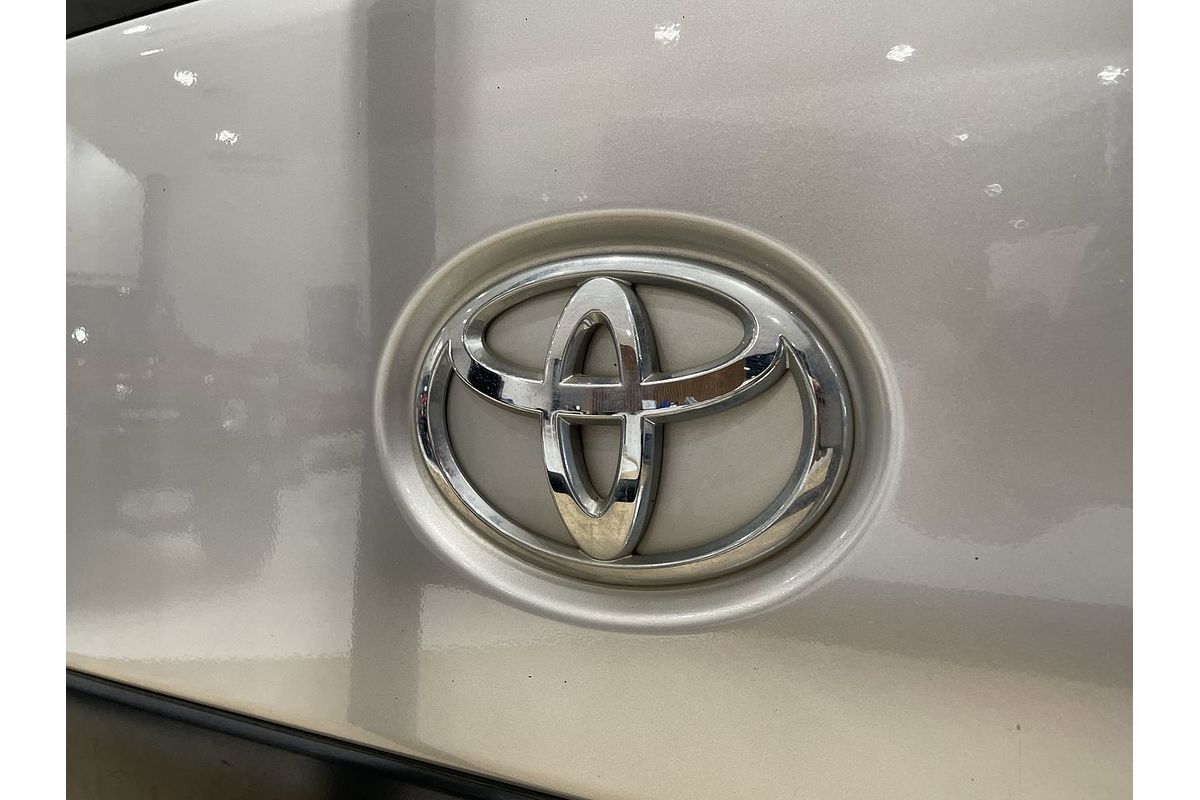 2017 Toyota Hiace TRH201R LWB
