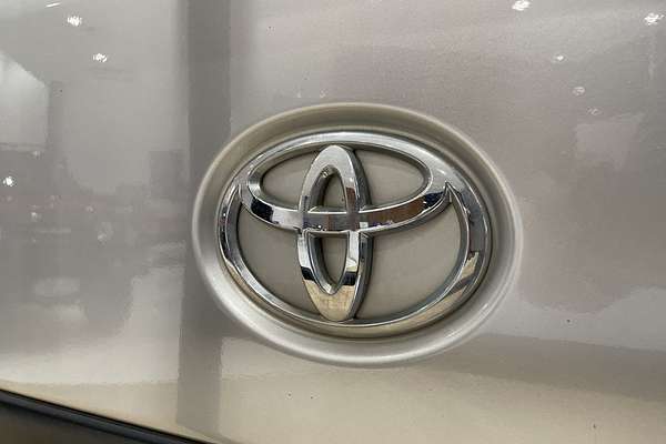 2017 Toyota Hiace TRH201R LWB