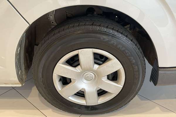 2017 Toyota Hiace TRH201R LWB