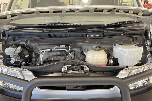 2017 Toyota Hiace TRH201R LWB