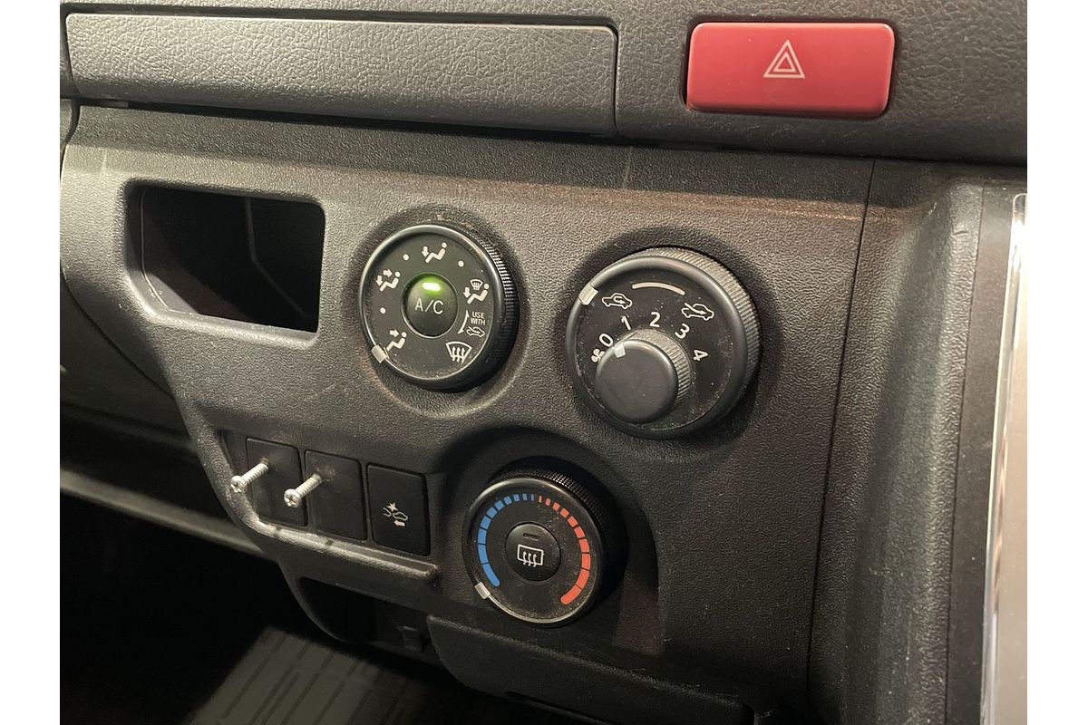 2017 Toyota Hiace TRH201R LWB