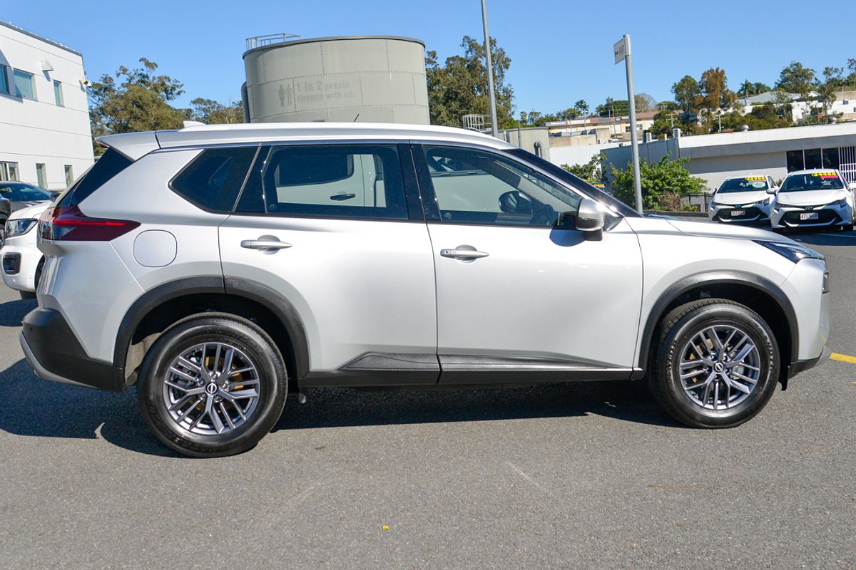 2024 Nissan X-TRAIL ST T33