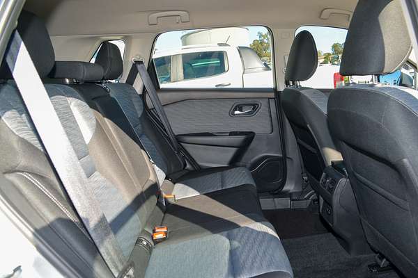 2024 Nissan X-TRAIL ST T33