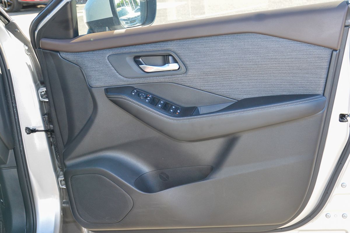 2024 Nissan X-TRAIL ST T33