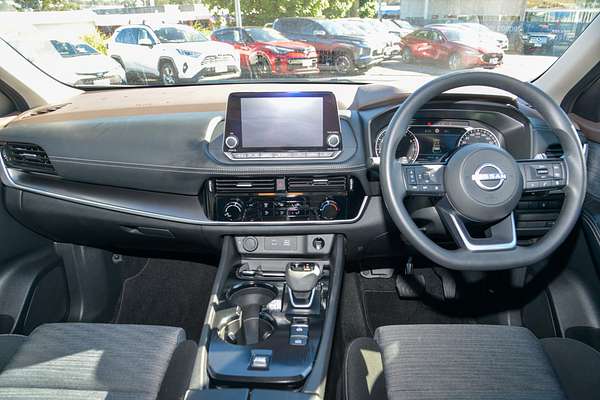 2024 Nissan X-TRAIL ST T33