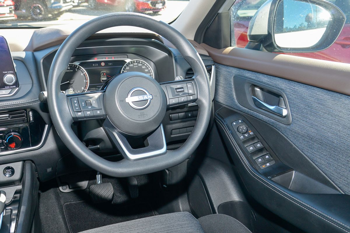2024 Nissan X-TRAIL ST T33