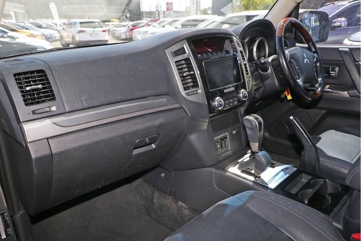 2018 Mitsubishi Pajero Exceed NX