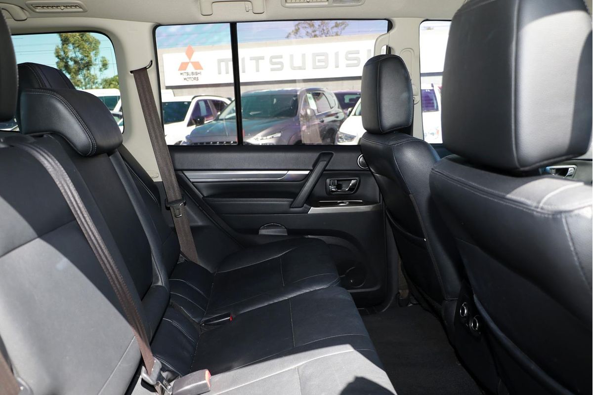2018 Mitsubishi Pajero Exceed NX
