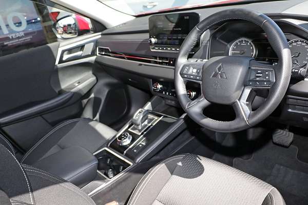 2024 Mitsubishi Outlander LS ZM