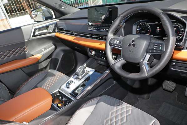 2024 Mitsubishi Outlander Exceed Tourer ZM
