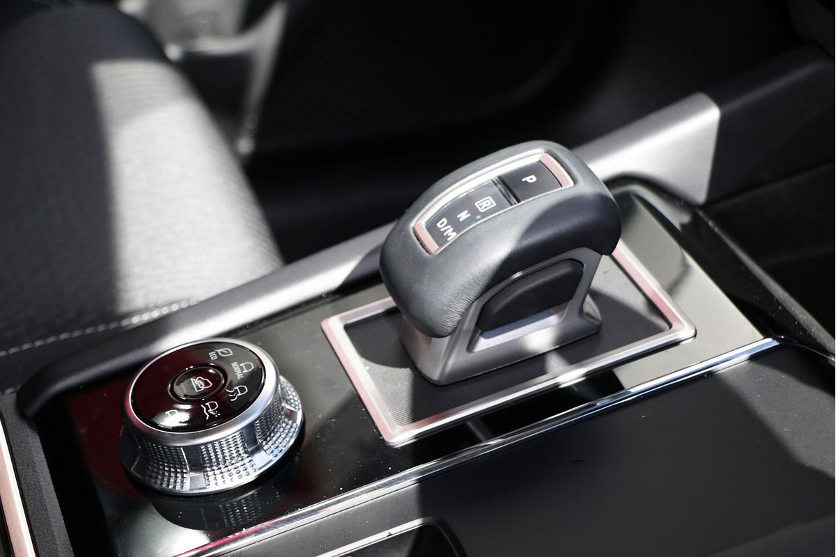 2024 Mitsubishi Outlander LS ZM