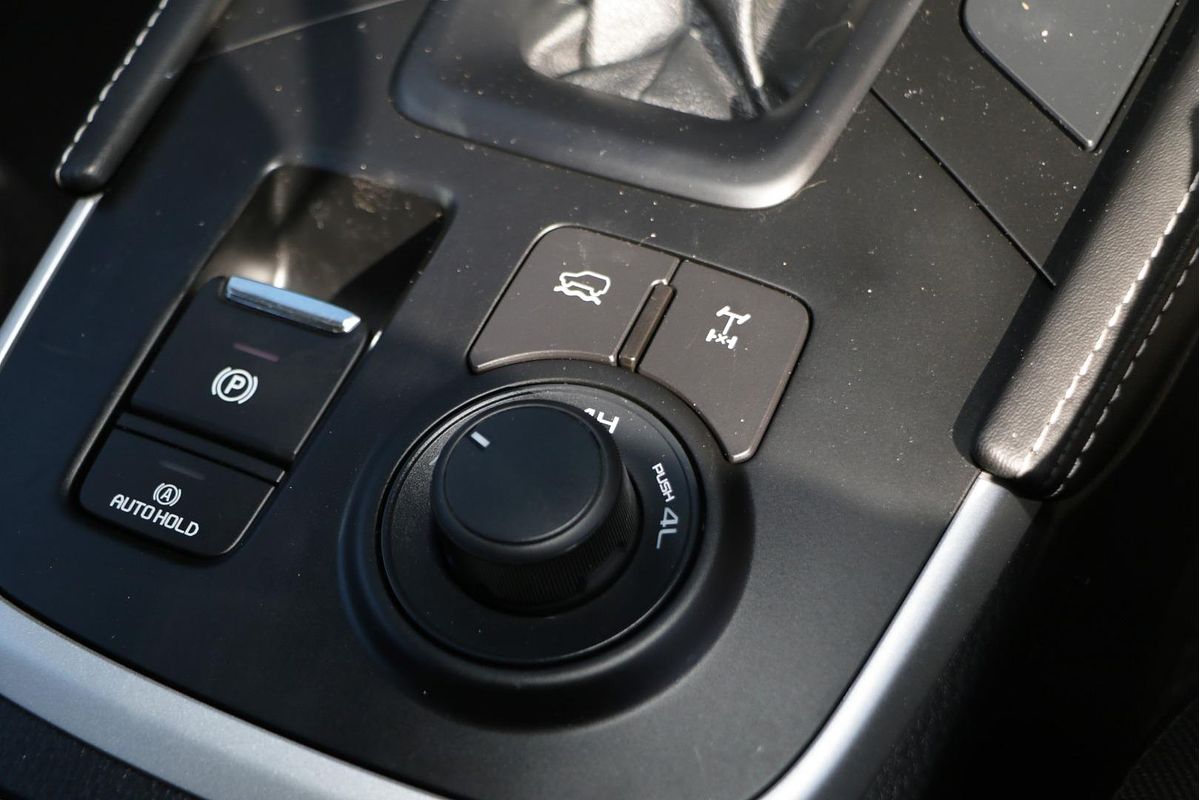 2021 Isuzu MU-X LS-M